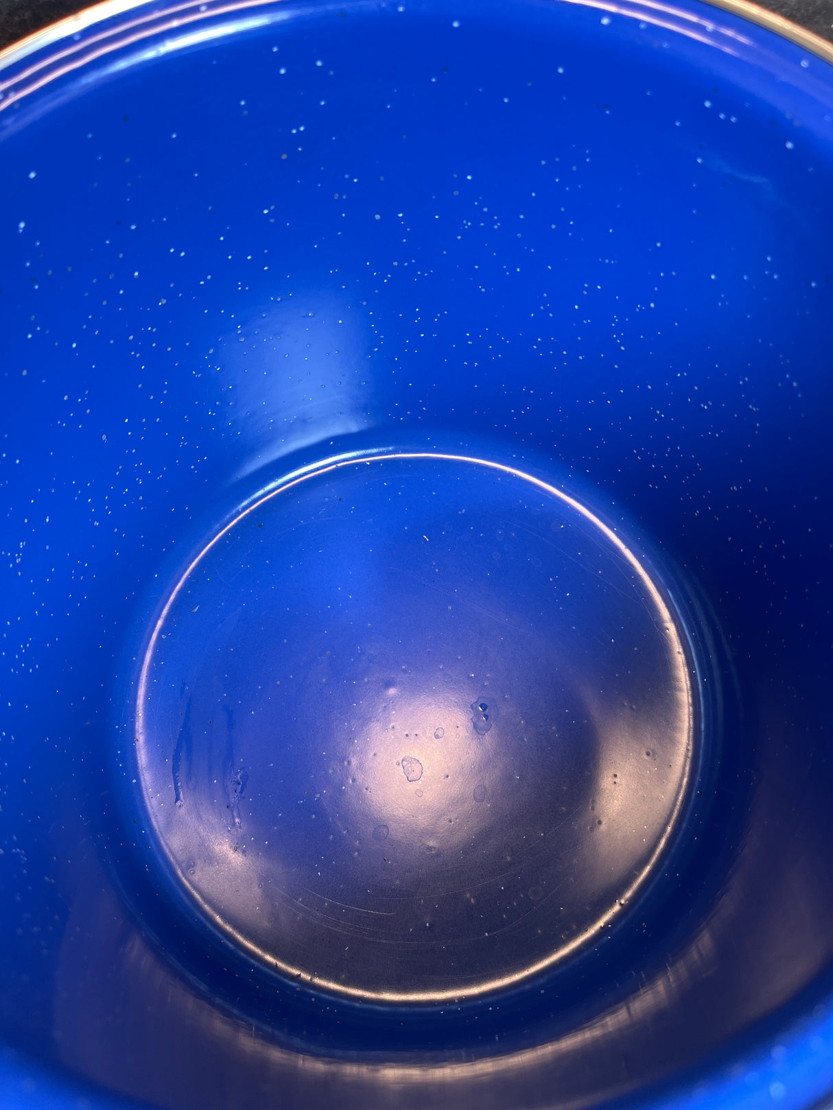 Marlboro Gear 6 quart 3-piece stock pot with strainer and lid, features an empty blue speckled enamelware interior with minor enamel damage, showing water droplets.