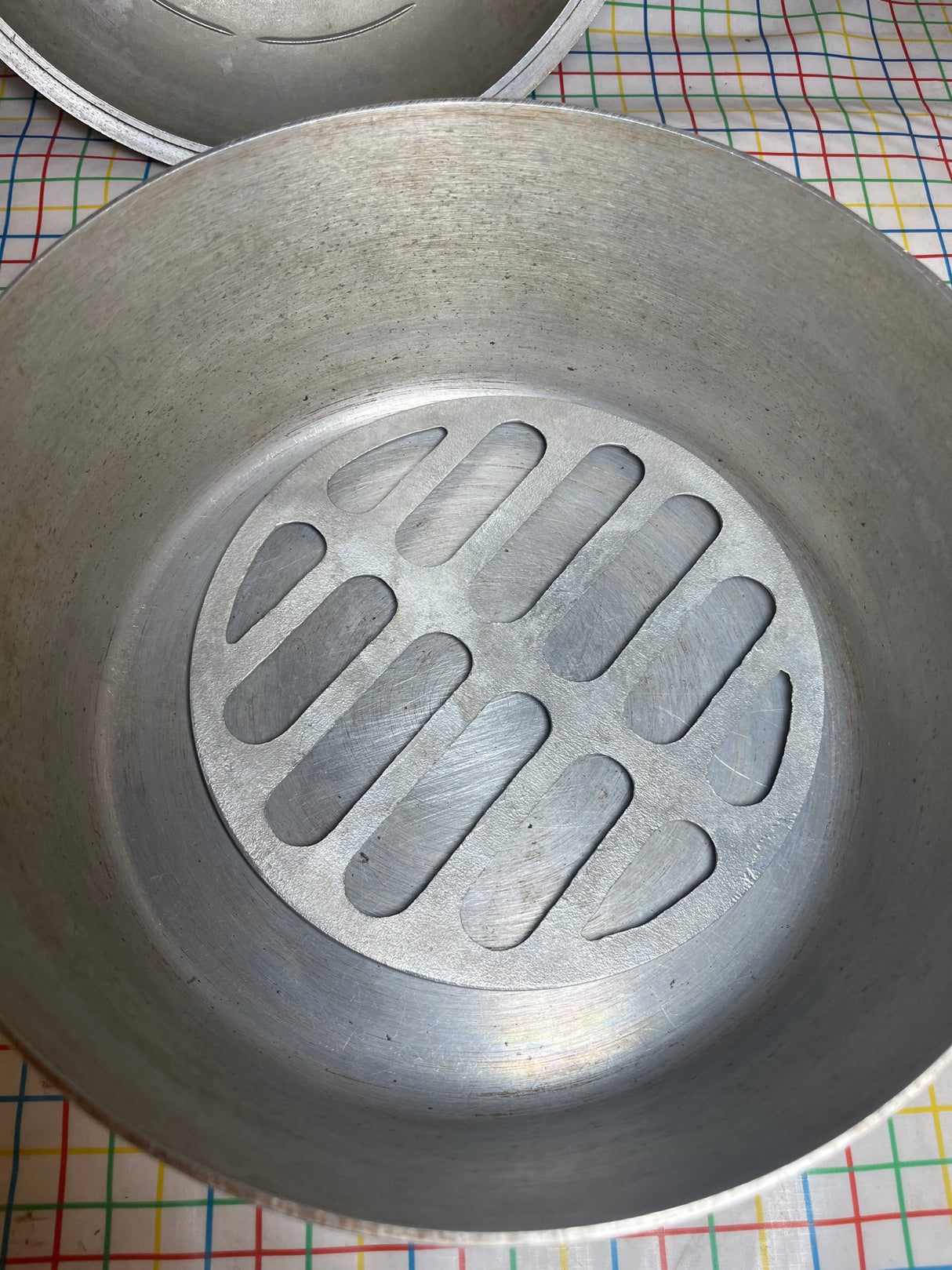 5-quart stock pot - cast aluminum with Bakelite knob - antique Wagner Ware Magnalite 4248 P