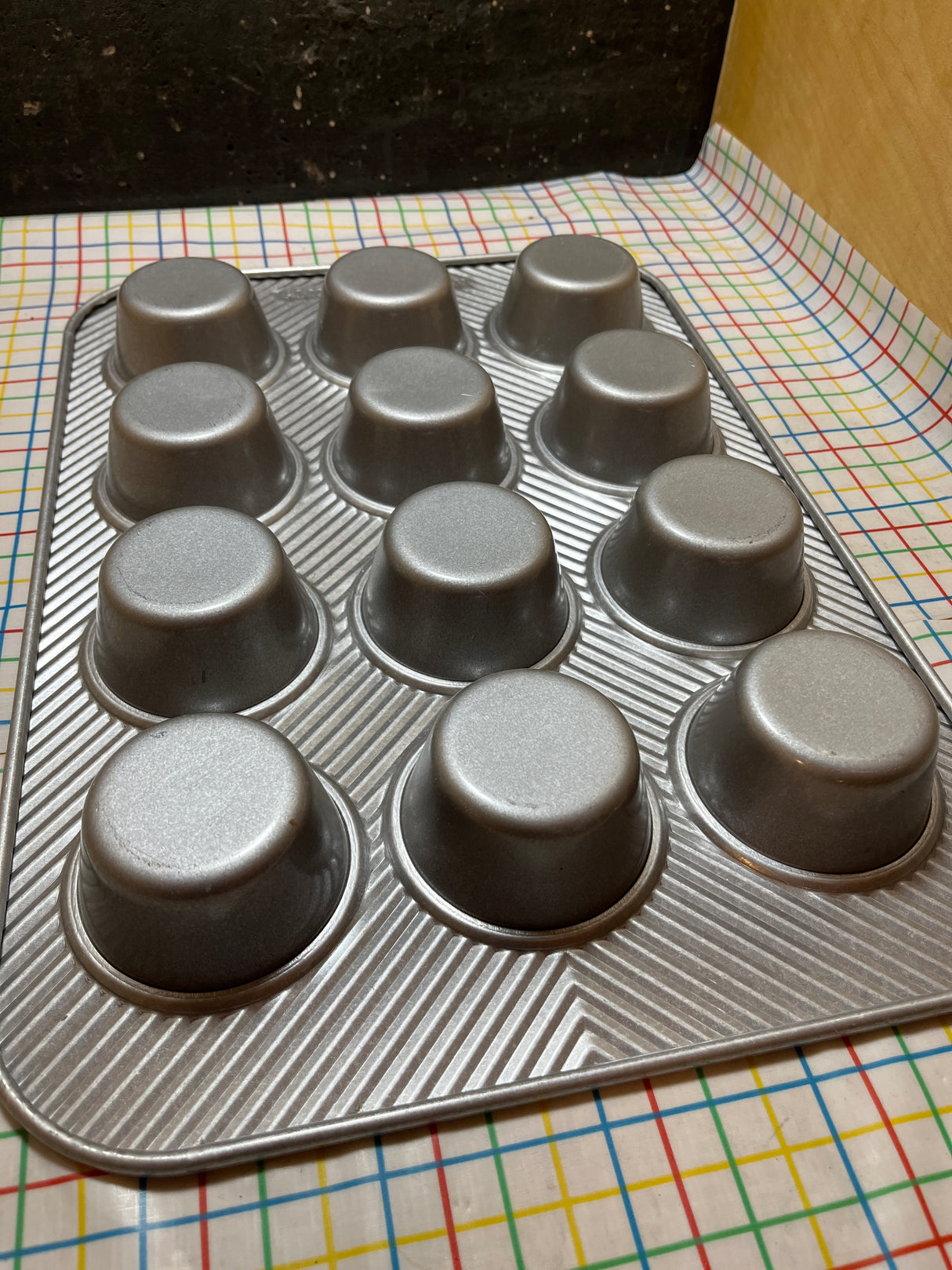12-well cupcake/muffin pan - silicone nonstick stainless steel - Williams Sonoma Cleartouch