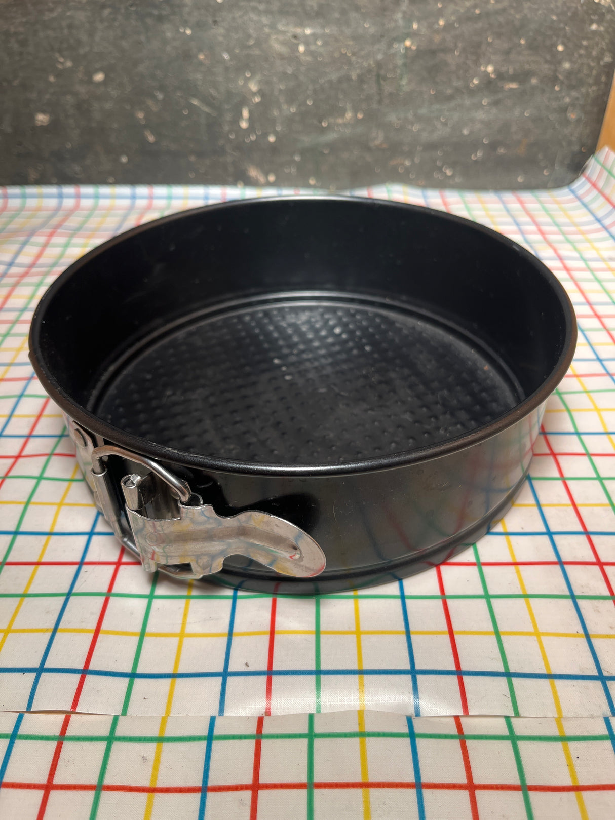 Basic round springform cake pan