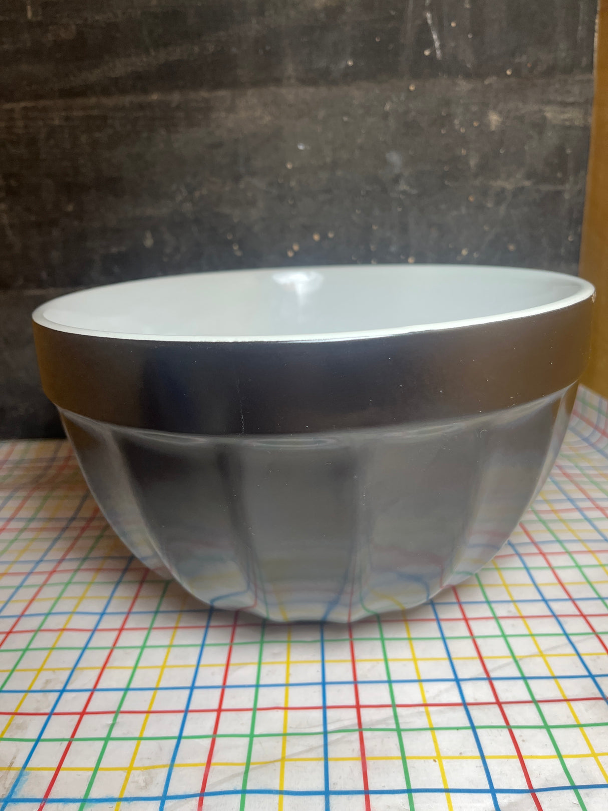 3-quart mixing bowl - black and white stoneware - Bialetti