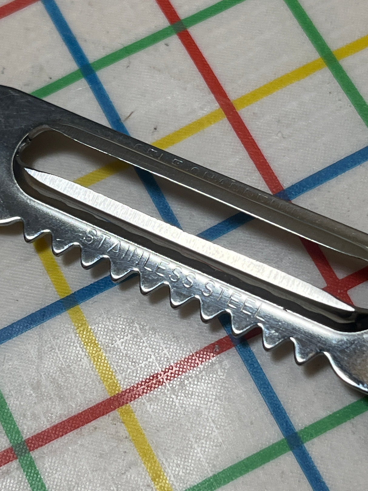 4-way knife and vegetable peeler - stainless steel and black plastic - vintage Thomas USA
