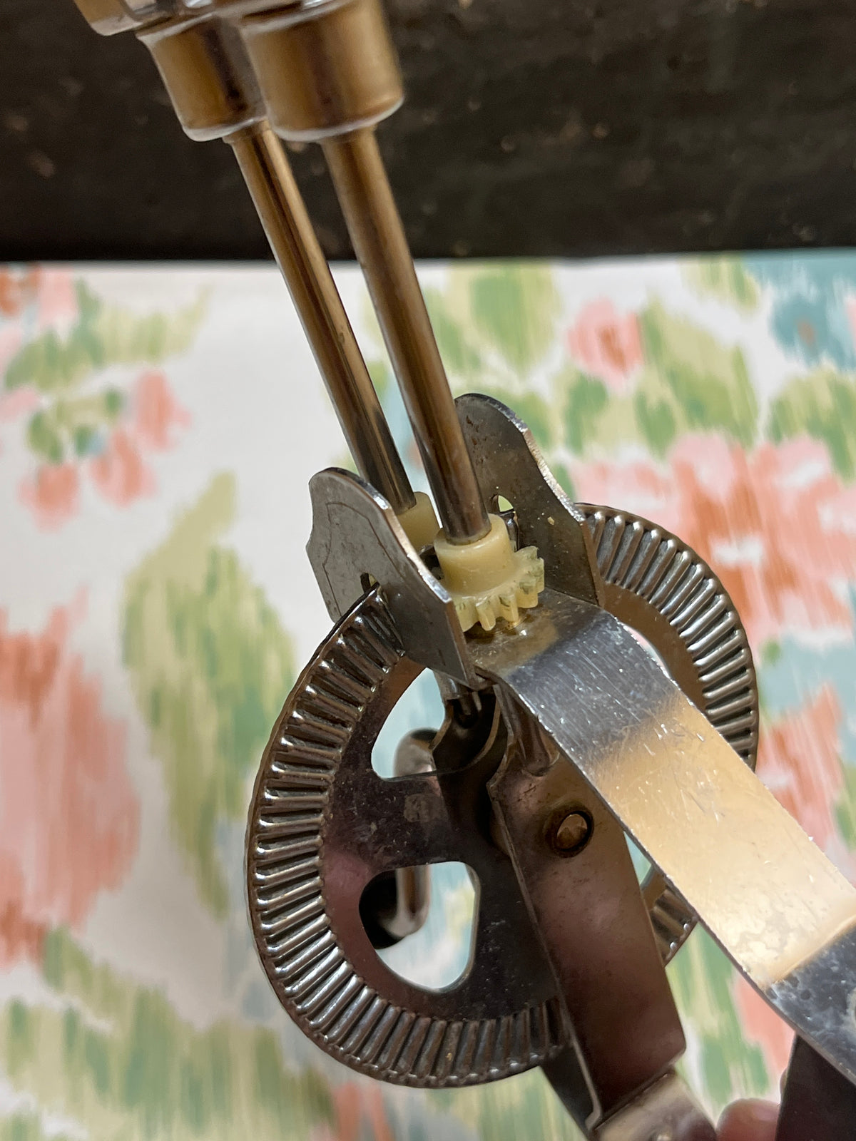 Manual hand mixer - stainless steel and plastic - vintage