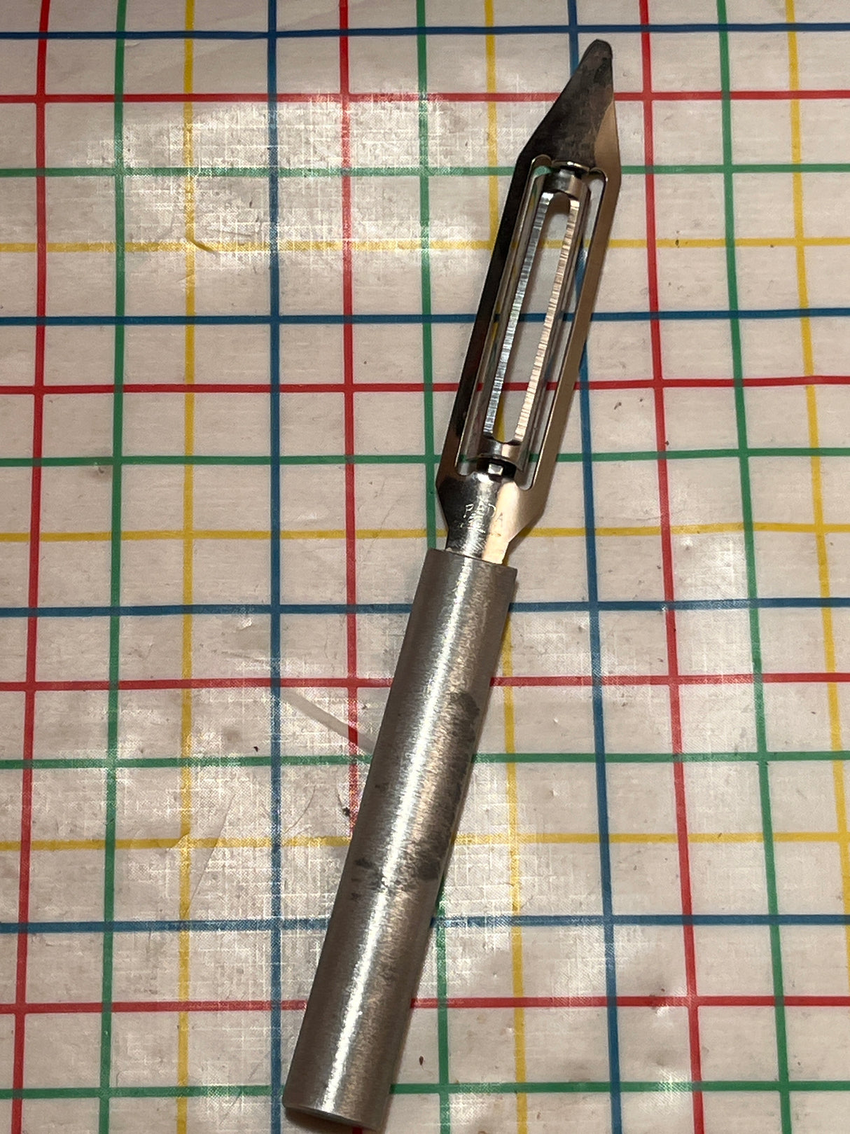 Food peeler with swiveling blade - stainless steel blade and aluminum handle - Rada R132