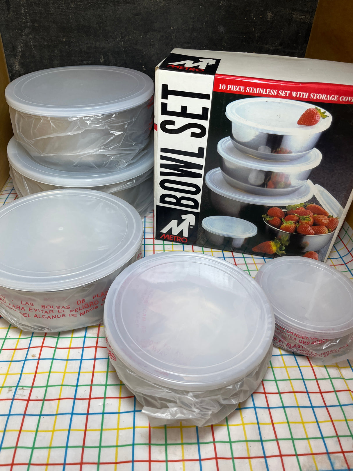 10-piece nesting bowl set - stainless steel w/ plastic lids - Metro 1036