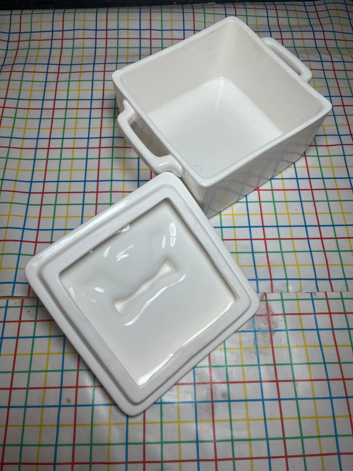 Square baking dish with bow 21.3 oz - white ceramic