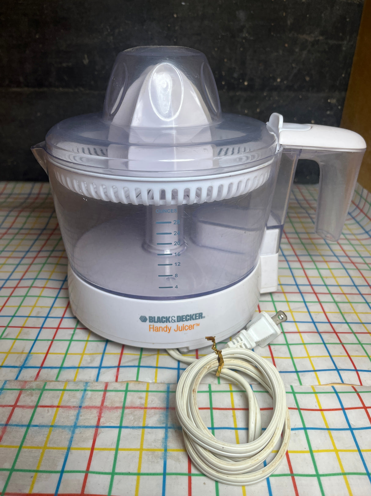 Electric juicer - Black & Decker