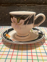 Teacup and saucer set with lily pattern - Sangostone
