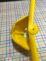 Fluicer (flat citrus juicer) - yellow plastic - Dreamfarm