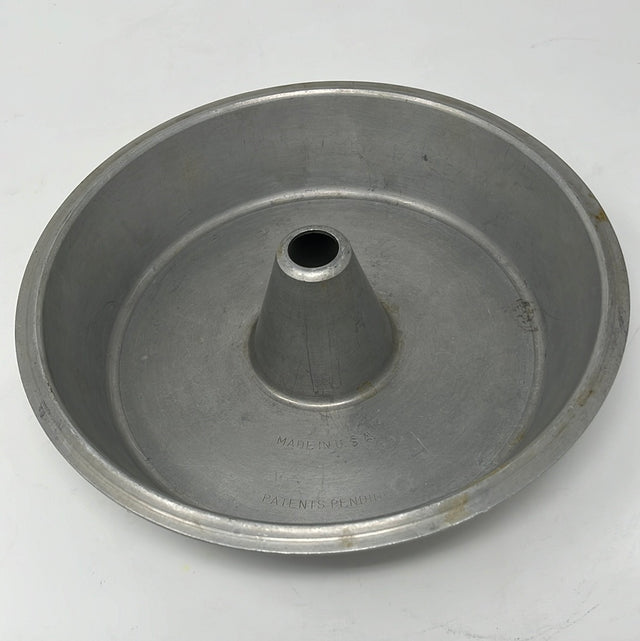 Round metal pan with hole for Maid of Honor Heavy Duty 1-Piece Angel Food Cake Pan. From Spoons Kitchen Exchange.