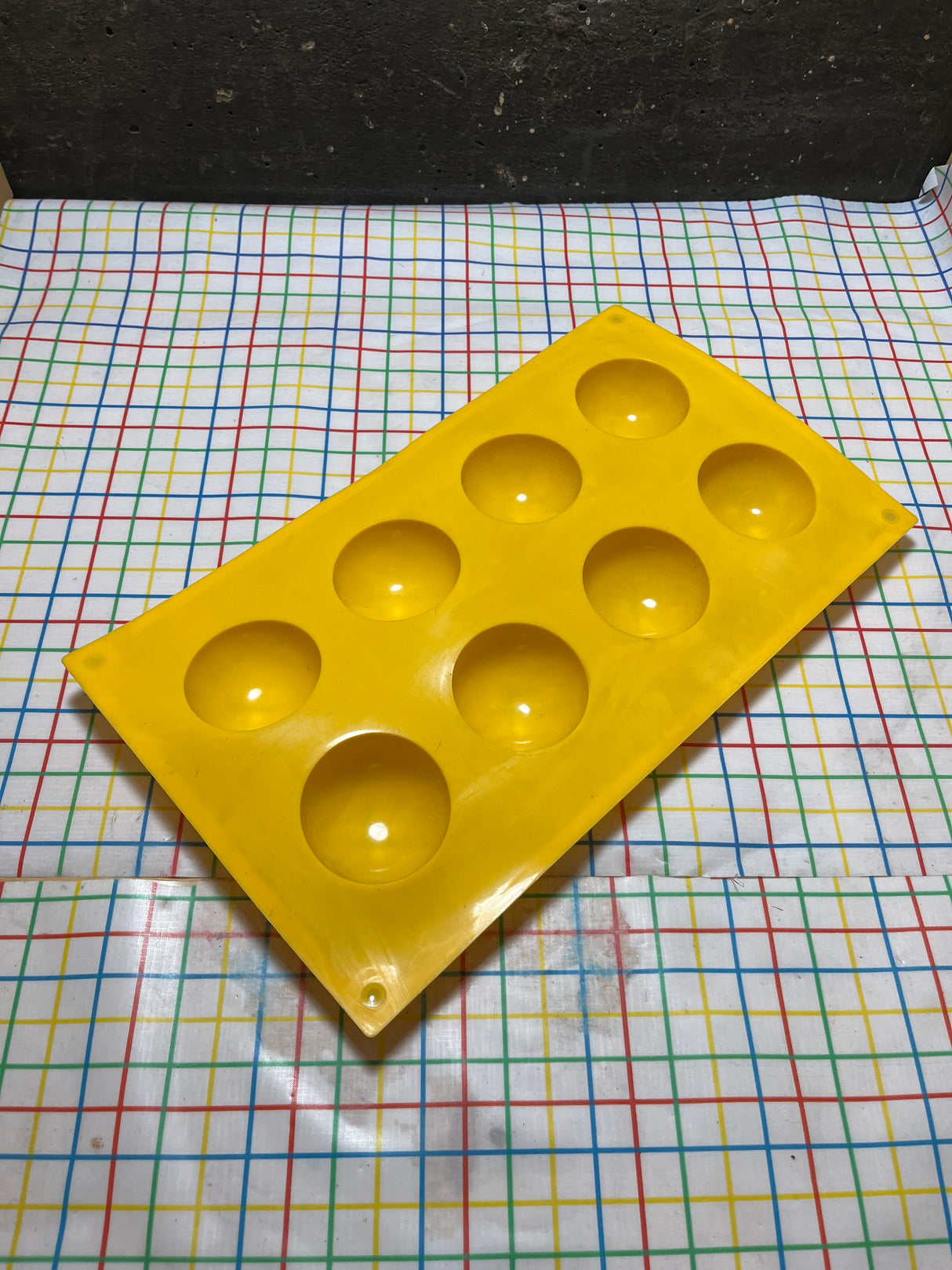 8 half-dome/ sphere baking mold - yellow silicone