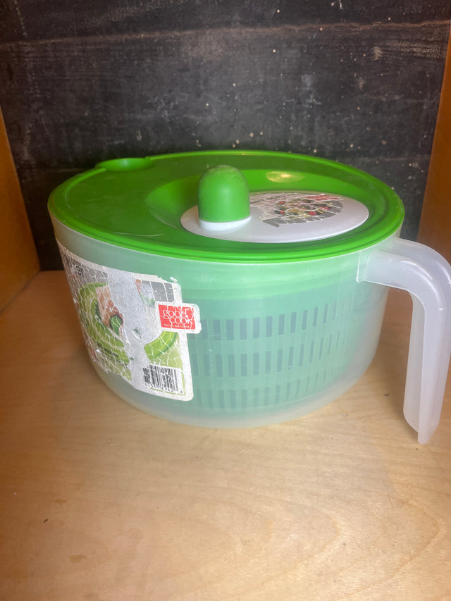Salad spinner with handle and spout - Good Cook, featuring a perforated basket, locking lid, and a handle with a small crack for easy pouring.