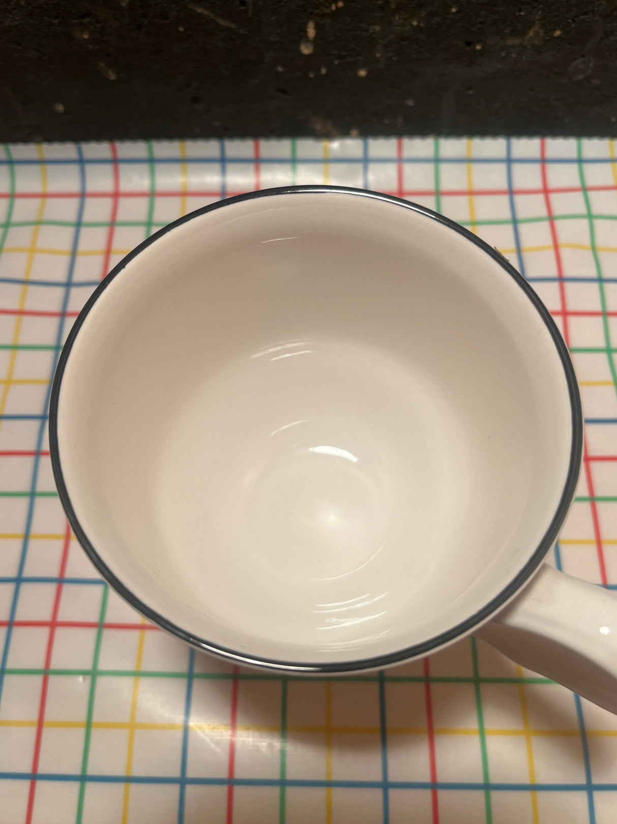 Teacup and saucer set with lily pattern - Sangostone