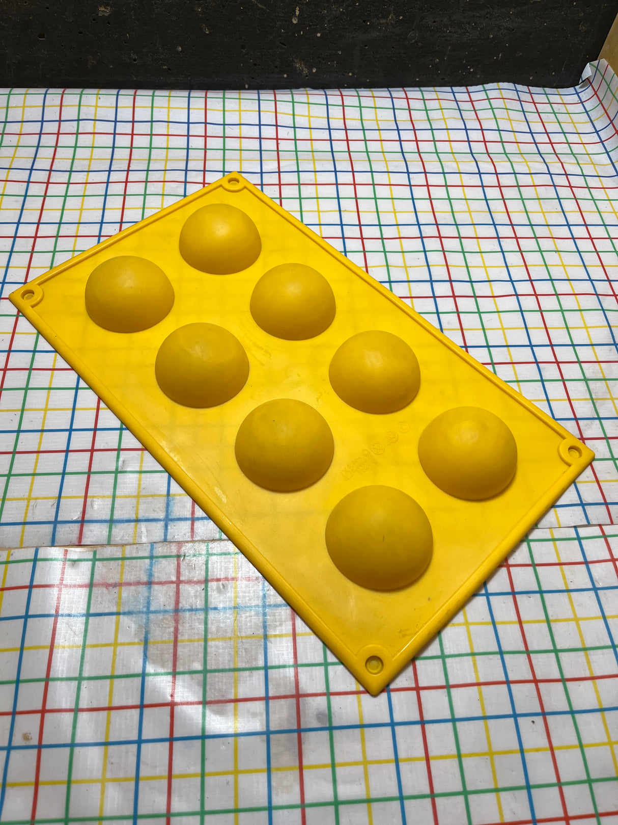 8 half-dome/ sphere baking mold - yellow silicone