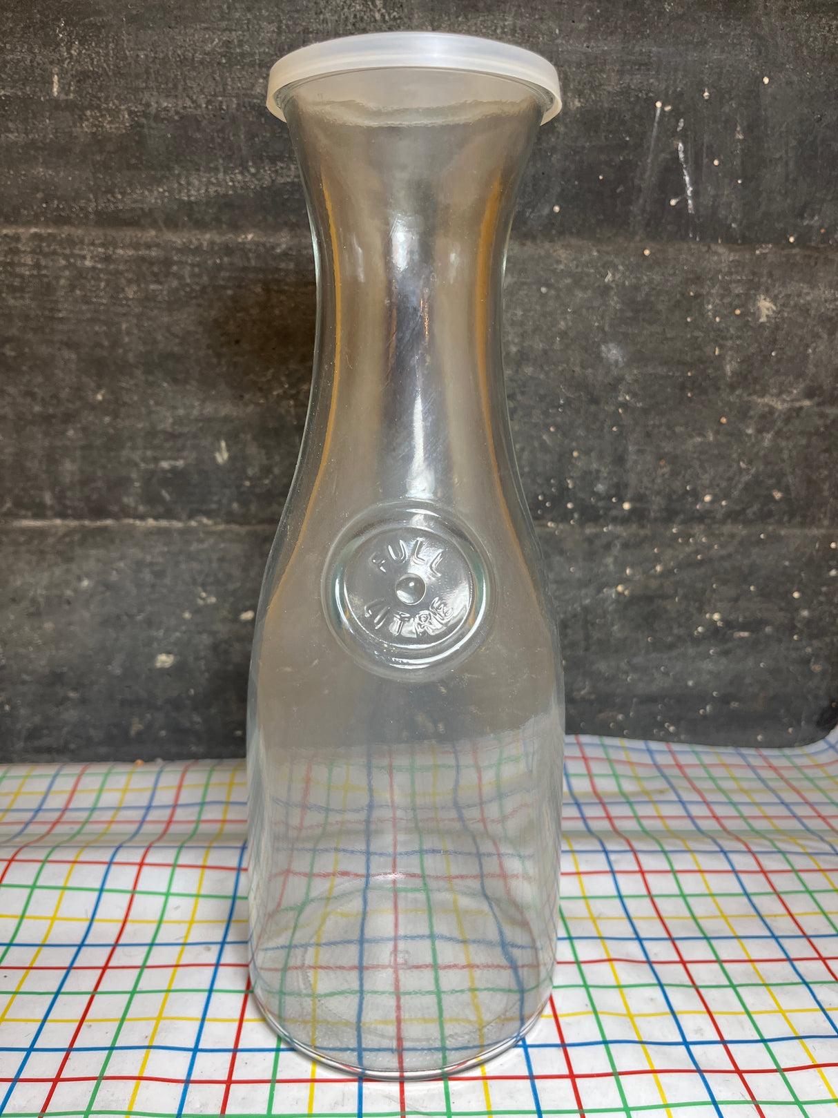 1-liter carafe with lid - clear glass - Anchor Hocking