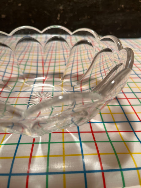 Small bowl with floral design - Heisey clear glass Colonial pattern