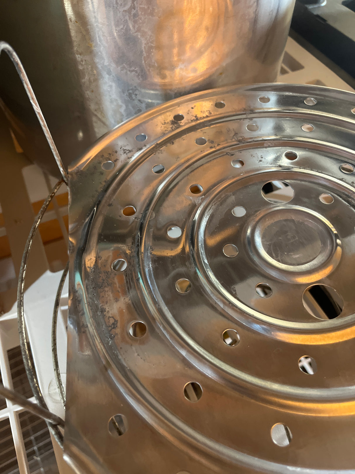 RARE Mirro-Matic 22 quart deluxe speed pressure cooker and canner with metal rim and original parts, showcasing a close-up of its intact rubber seal.