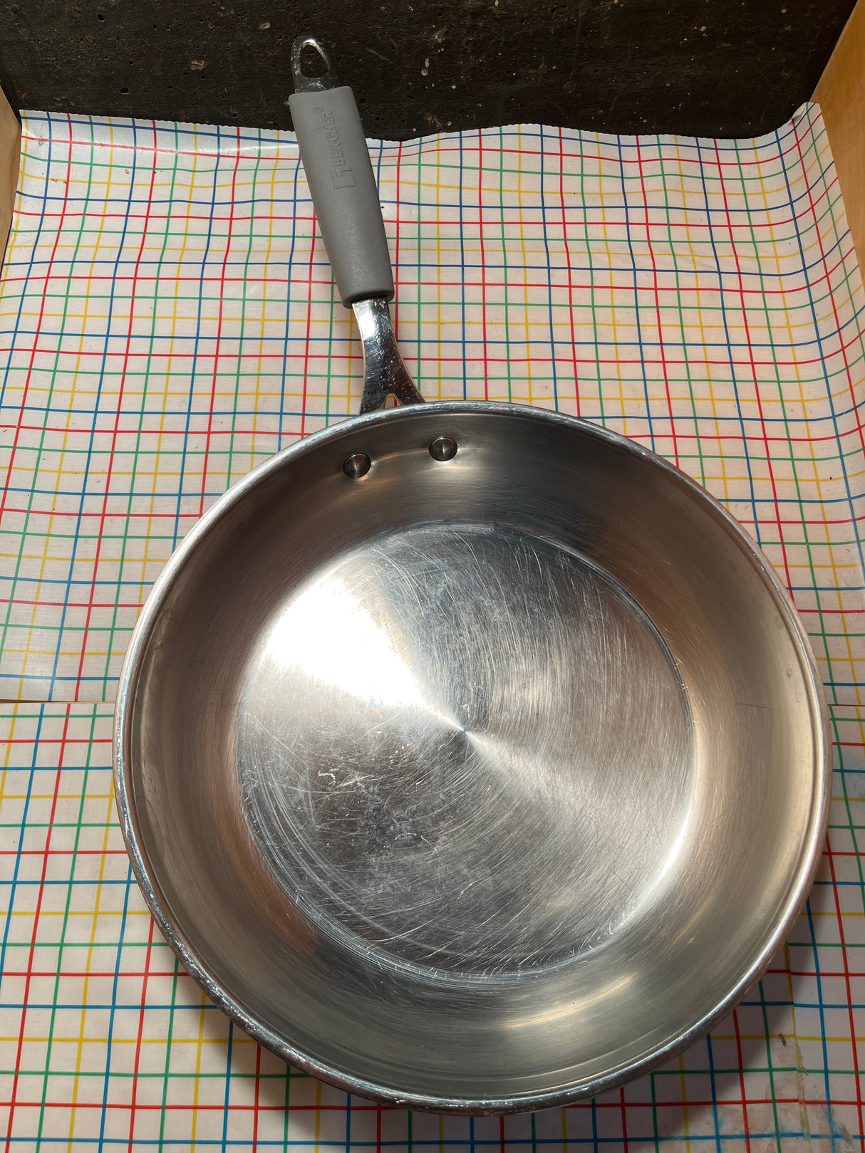 Frying pan 11" - stainless steel with silicone handle - Bergner