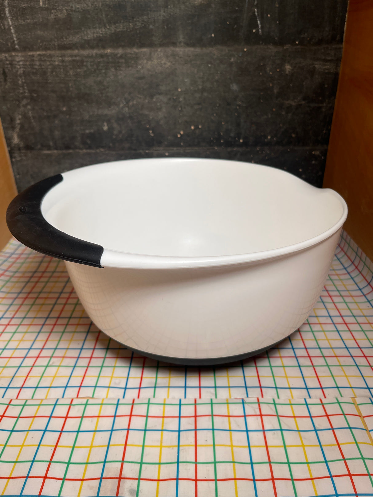 5qt mixing bowl - white food-grade plastic with black nonslip silicone base - OXO