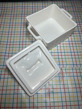 Square baking dish with bow  21.3 oz - white ceramic