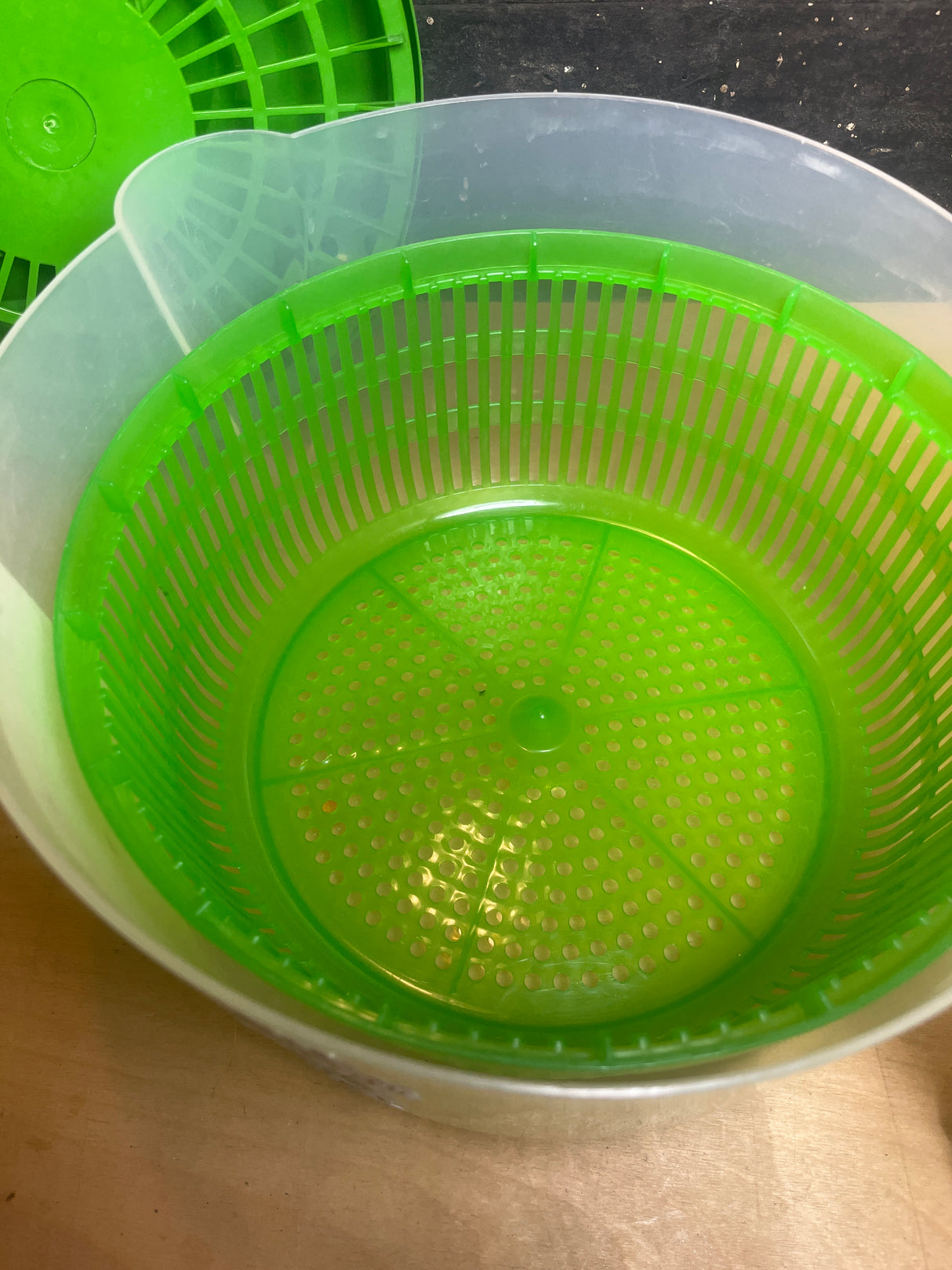 Salad spinner with handle and spout - Good Cook, features a perforated inner basket in its bowl, ideal for draining greens. Note: small crack in handle.