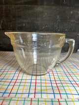 4-cup easuring batter bowl with pouring spout and handle - clear glass - vintage Fire-King Anchor Hocking