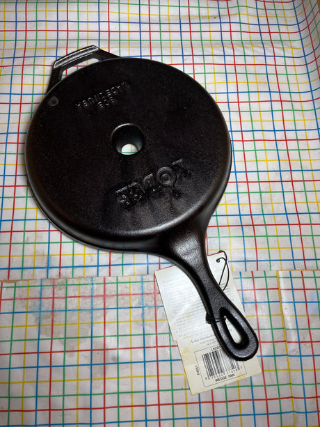 Wedge pan for cornbread - cast iron - vintage Lodge